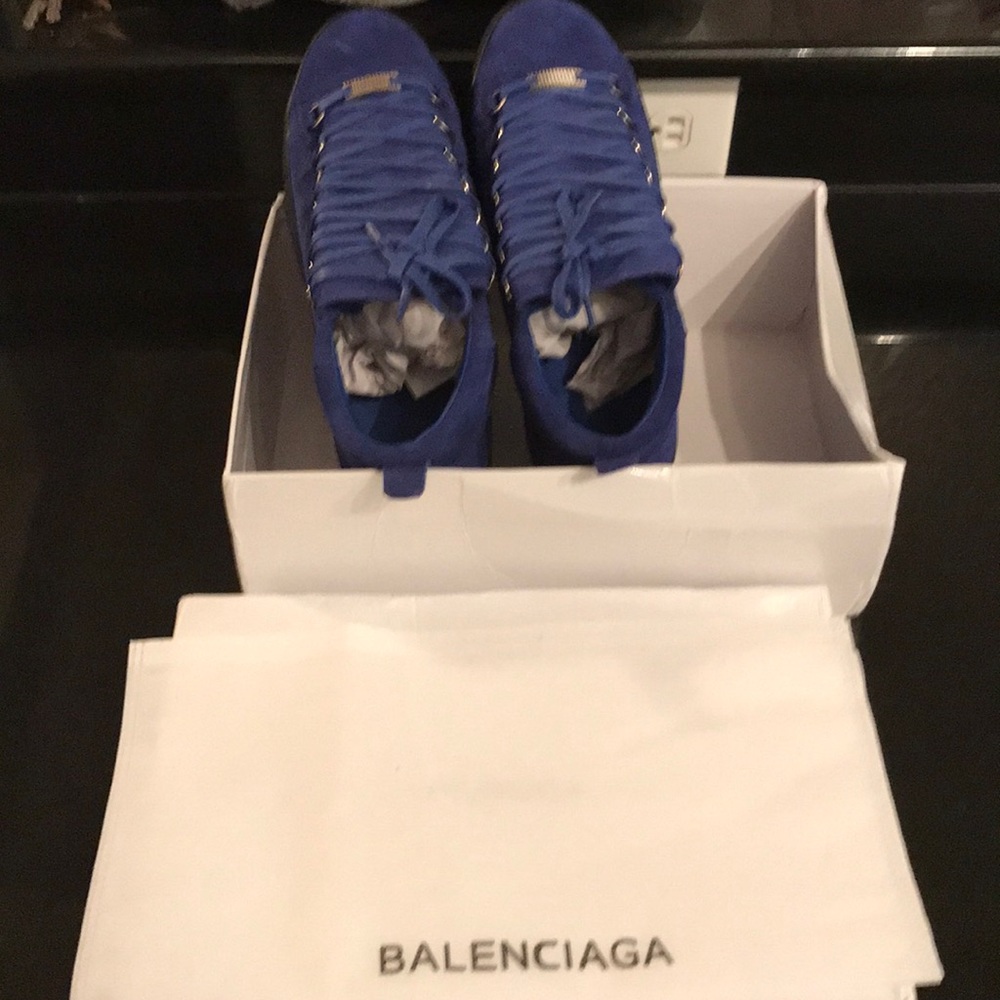 Authentic Balenciaga arena- never worn
